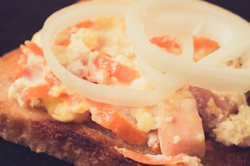 Scrambled eggs with onions