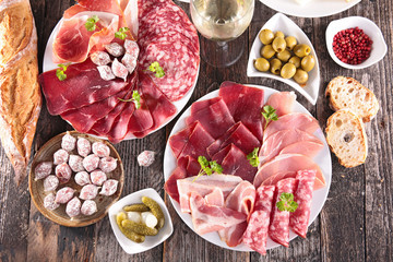 meat,bread and olive