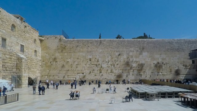 Time lapse of people at Jerusalem Wailing wall