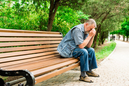 Sad Man On Bench Images – Browse 7,719 Stock Photos, Vectors, and Video |  Adobe Stock