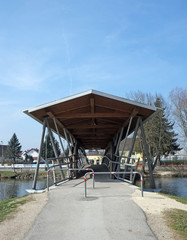 Fußgängerbrücke in Reichertshofen