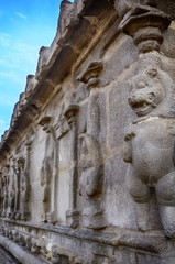 Fototapeta na wymiar Wall with lion of ancient Shore temple