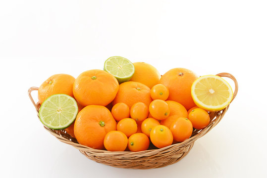 新鮮なオレンジと金柑