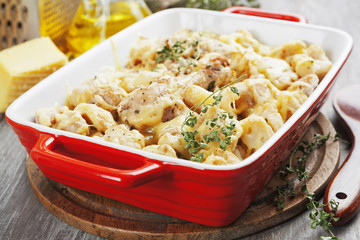 Casserole with cauliflower and chicken