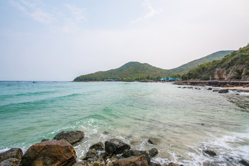 Fototapeta na wymiar koh larn island tropical beach in pattaya city Thailand
