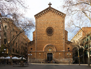 Fototapeta na wymiar San Juan Baptist de Gracia Church in Barcelona