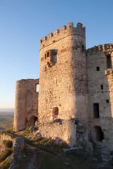 Fototapeta na wymiar Castle in ruins located in the north of Cáceres