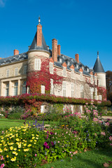 château de Rambouillet et son jardin fleuri