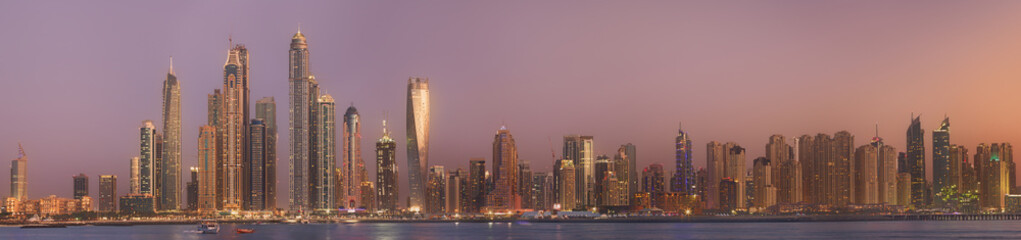 Fototapeta premium The beauty panorama of Dubai marina. UAE