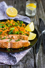 salmon with green beans and carrot