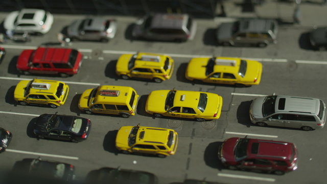 Overhead view of traffic in gridlock on a New York Street