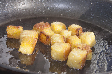 Polenta cubes