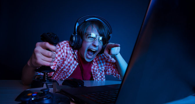 Gamer Kid Images – Browse 32,024 Stock Photos, Vectors, and Video | Adobe  Stock