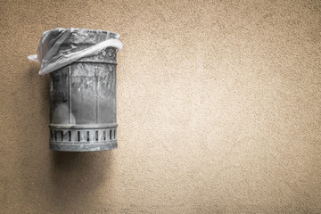 Garbage can
