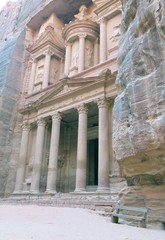 Fototapeta premium Treasury at Petra in Jordan in the Middle East