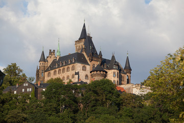 Obraz premium bunte Stadt am Harz Wernigerode Schlossblick