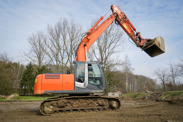 Stra&szlig;enbau - Baumaschine, Kettenbagger in Aktion