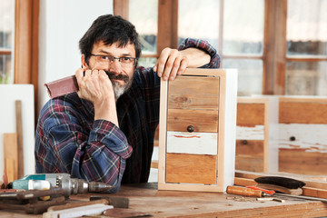 DIY, upcycling old wooden planks © Ingo Bartussek