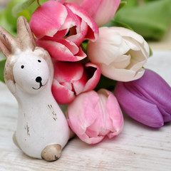 Tulpen mit Osterhäschen