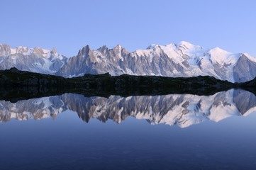 Fototapeta na wymiar Mont Blanc or Monte Bianco from the Cheserys lake, France