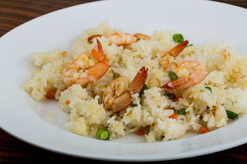 Fried rice with prawns