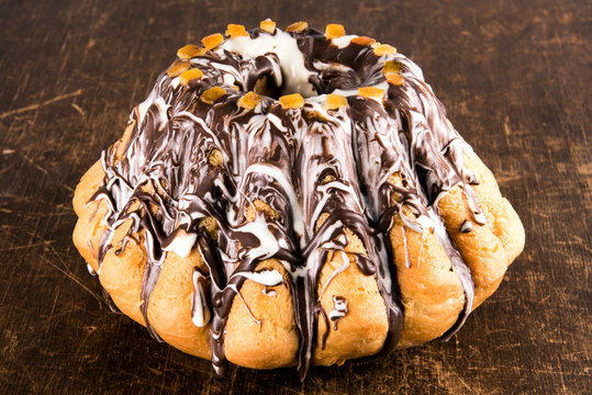 tradycyjna babka drożdżowa,  baba wielkanocna