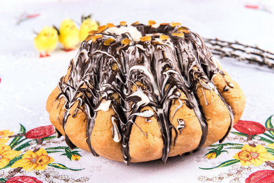 tradycyjna babka drożdżowa, baba wielkanocna, ciasto wielkanocne