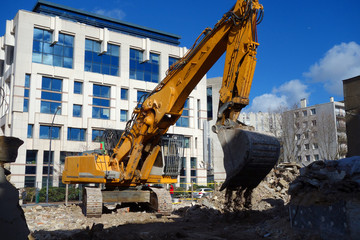 Déblai d'un chantier en milieu urbain