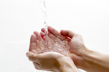 水を受ける
