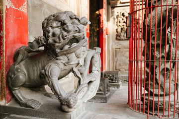 chinese lion statue
