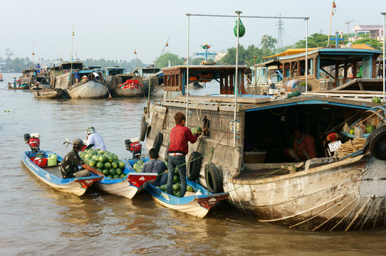Cai Rang floating market, Mekong Delta travel