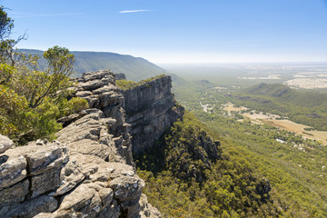 Fototapeta na wymiar View from the Pinnacle of Halls Gap in the Grampians National Park, Victoria, Australia