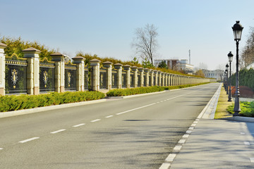 Красивая аллея в ландшафтном парке © ais60