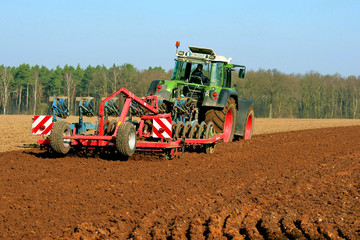LandwirtschaftGrubbernwalzen