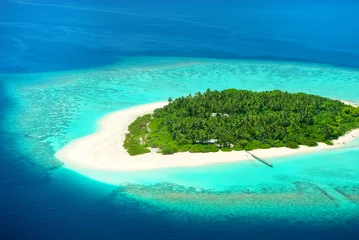 Crédence de cuisine en verre imprimé Île Beautiful tropical island from above. Maldives, Carribean or Sou