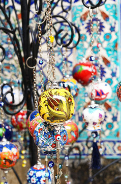 Colorful turkish crockery souvenirs at street bazaar in Istanbul