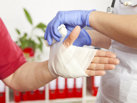 Verband anlegen