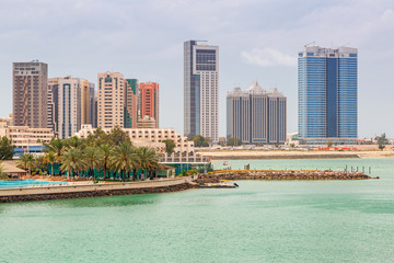 Fototapeta premium Cityscape of Abu Dhabi, capital of United Arab Emirates