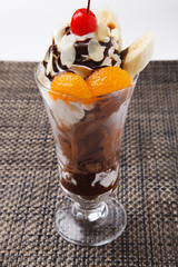 チョコレートパフェ