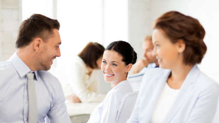 Fototapeta premium business team discussing something in office