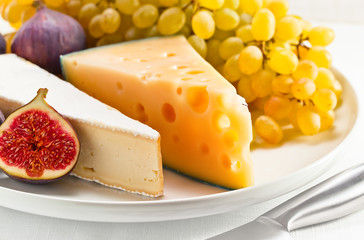 cheese with fruits
