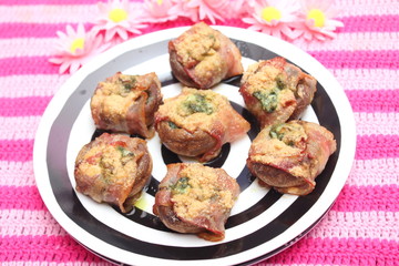 Champignons mit Speck und Bärlauchbutter