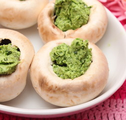 Champignons mit Bärlauchbutter