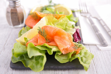lettuce with salmon