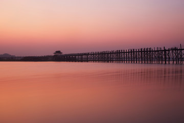 Fototapeta na wymiar U bein bridge and Taungthaman lake in Amarapura, Myanmar (Burma)