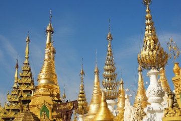 Fototapeta na wymiar Shwedagon pagoda in Yangon, Myanmar (Burma)