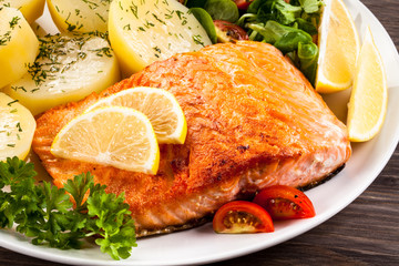 Grilled salmon and vegetables