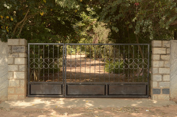 кованные металлические ворота