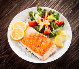 Grilled salmon and vegetables