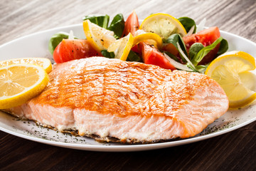 Grilled salmon and vegetables